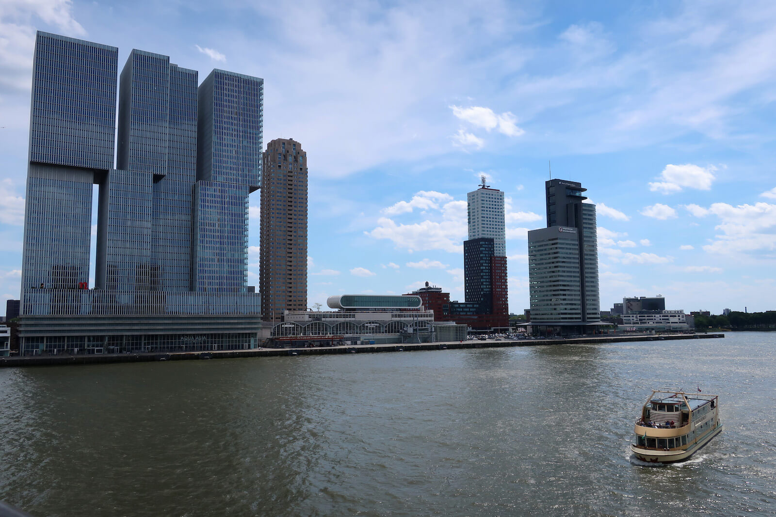 De Rotterdam, ontworpen door architect Rem Koolhaas (the Office for Metropolitan Architecture)