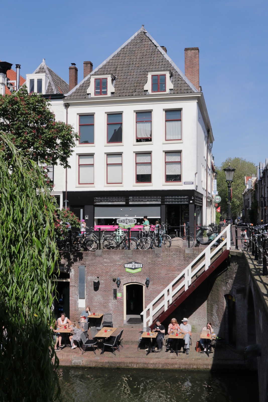 Bierbar vandeStreek aan de Oudegracht in Utrecht
