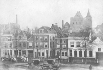 Zicht op Stadskasteel Oudaen vanaf het Vredenburg in de 19th eeuw