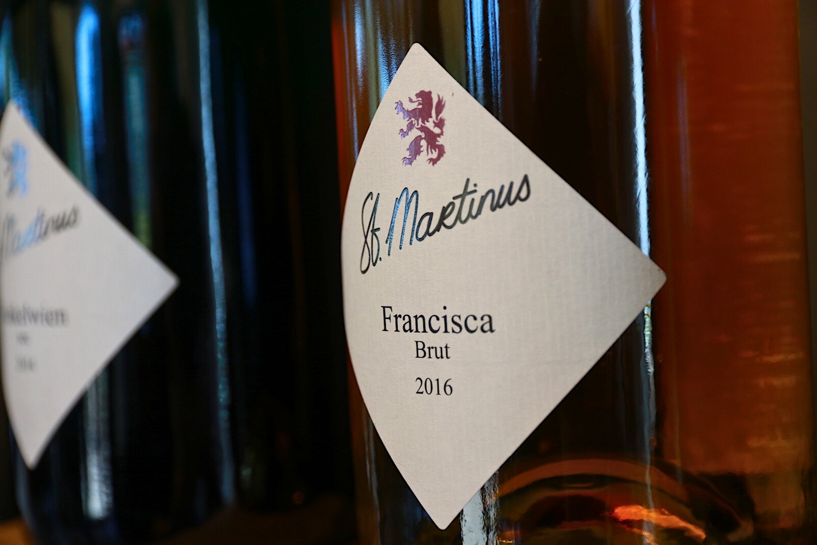 Francisca Brut is een St. Martinus wijn, volgens Traditionele Methode gemaakte Rosé bubbels.