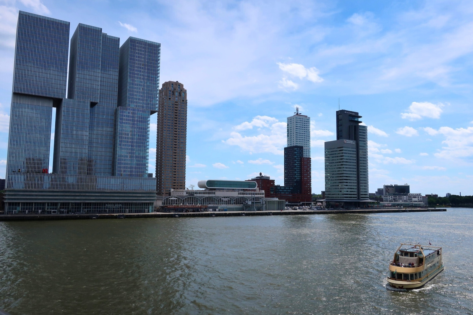 De Rotterdam, ontworpen door architect Rem Koolhaas (the Office for Metropolitan Architecture)