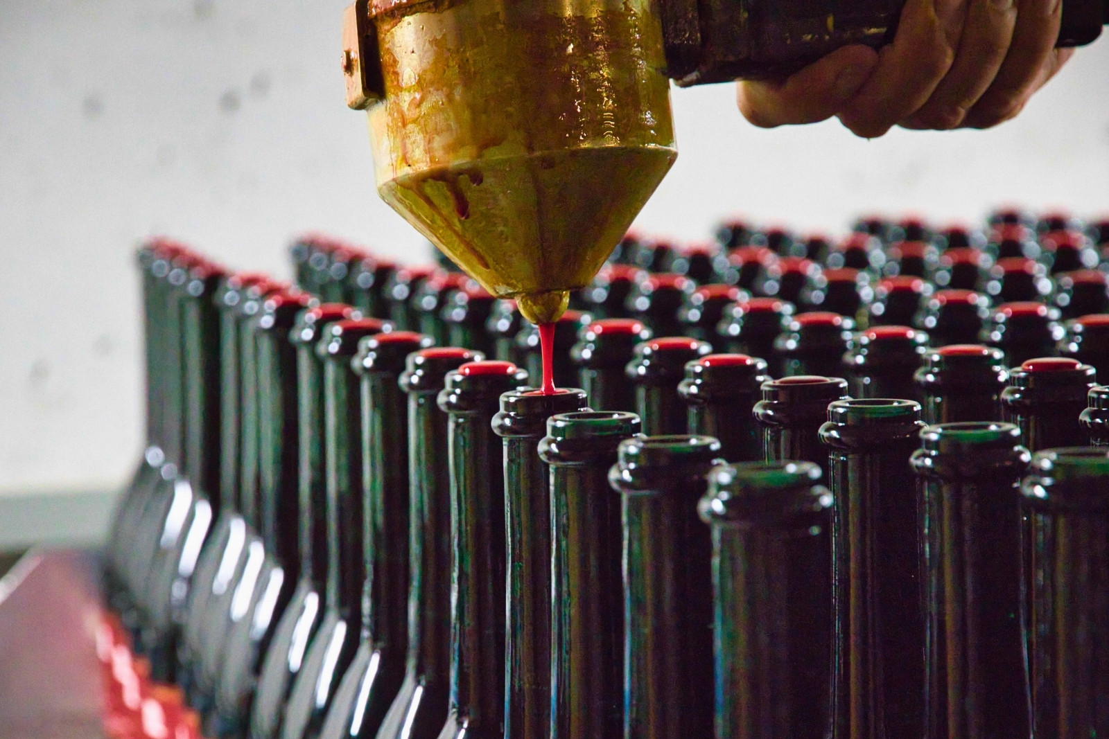 Genoelselderen wines are sealed with wax