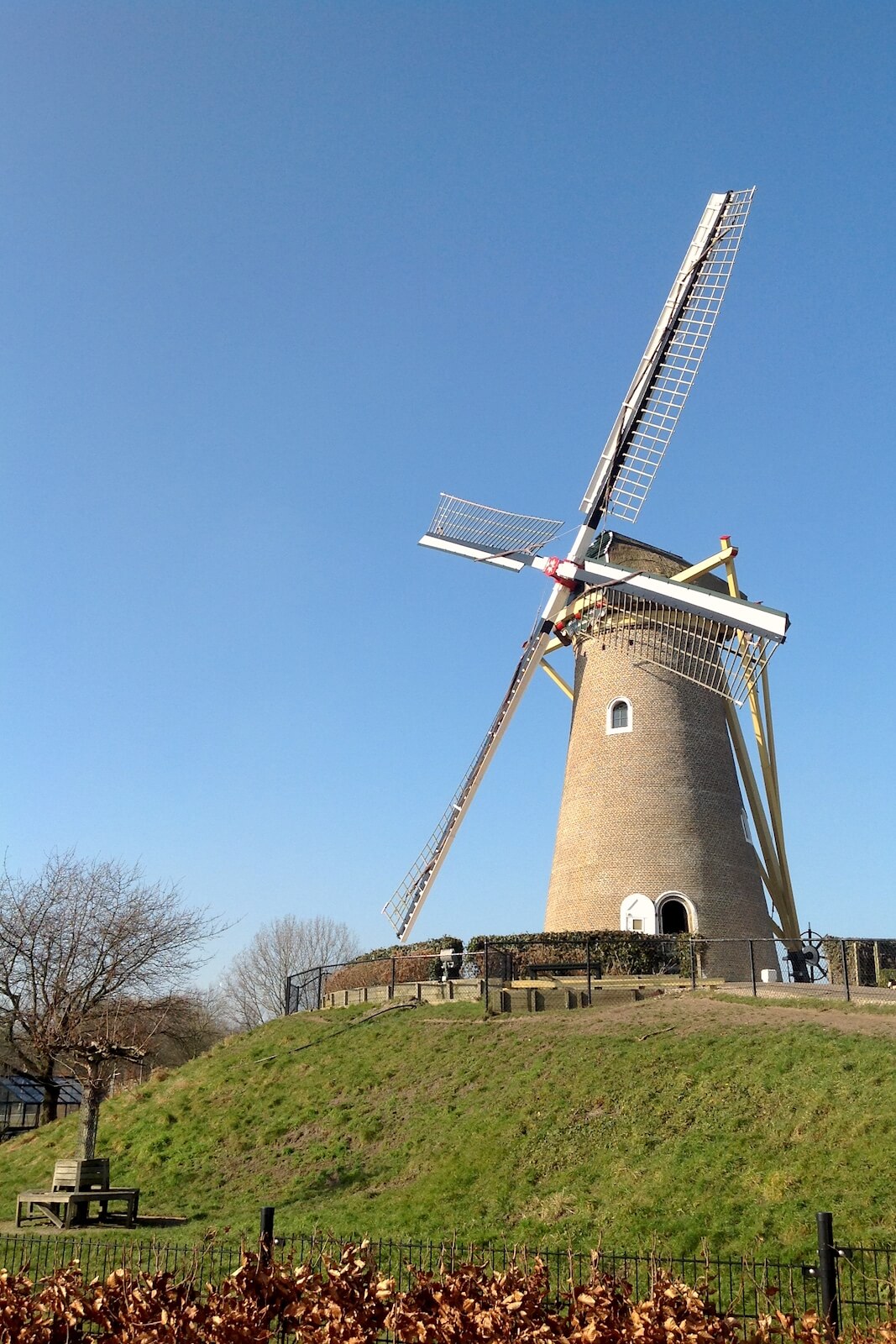 Windmolen vlakbij Distilleerderij Hoofdvaartkerk