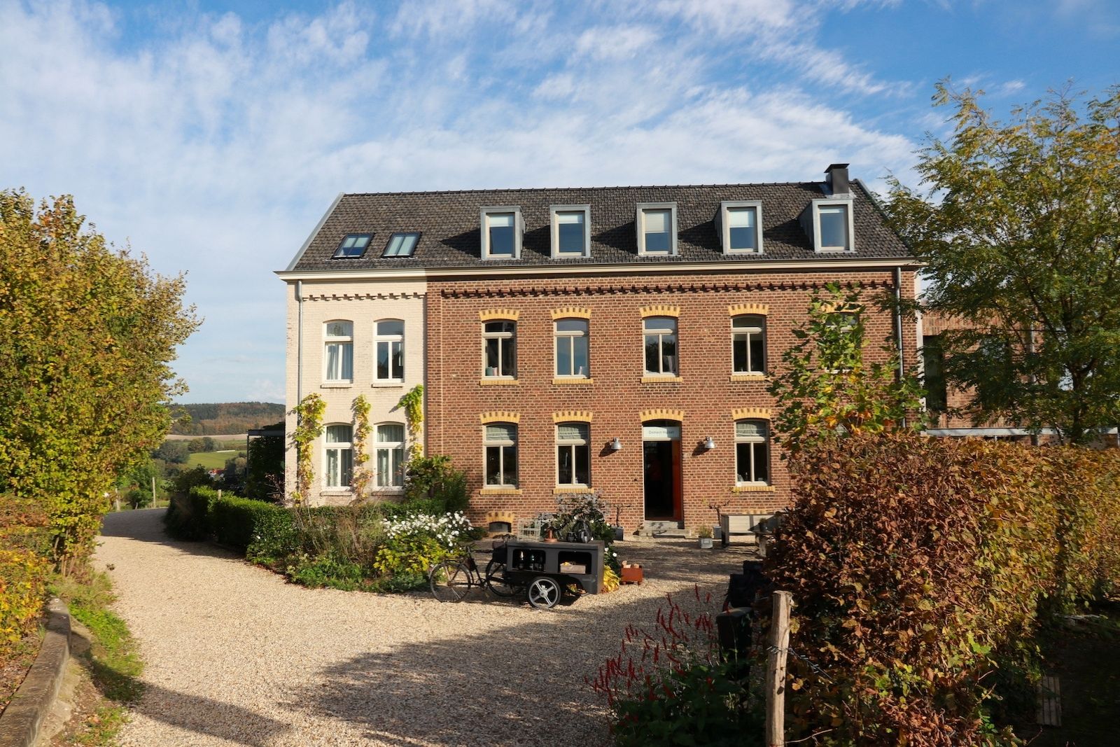 Domein Holset heeft een Bed & Breakfast in een gerestaureerde boerderij.