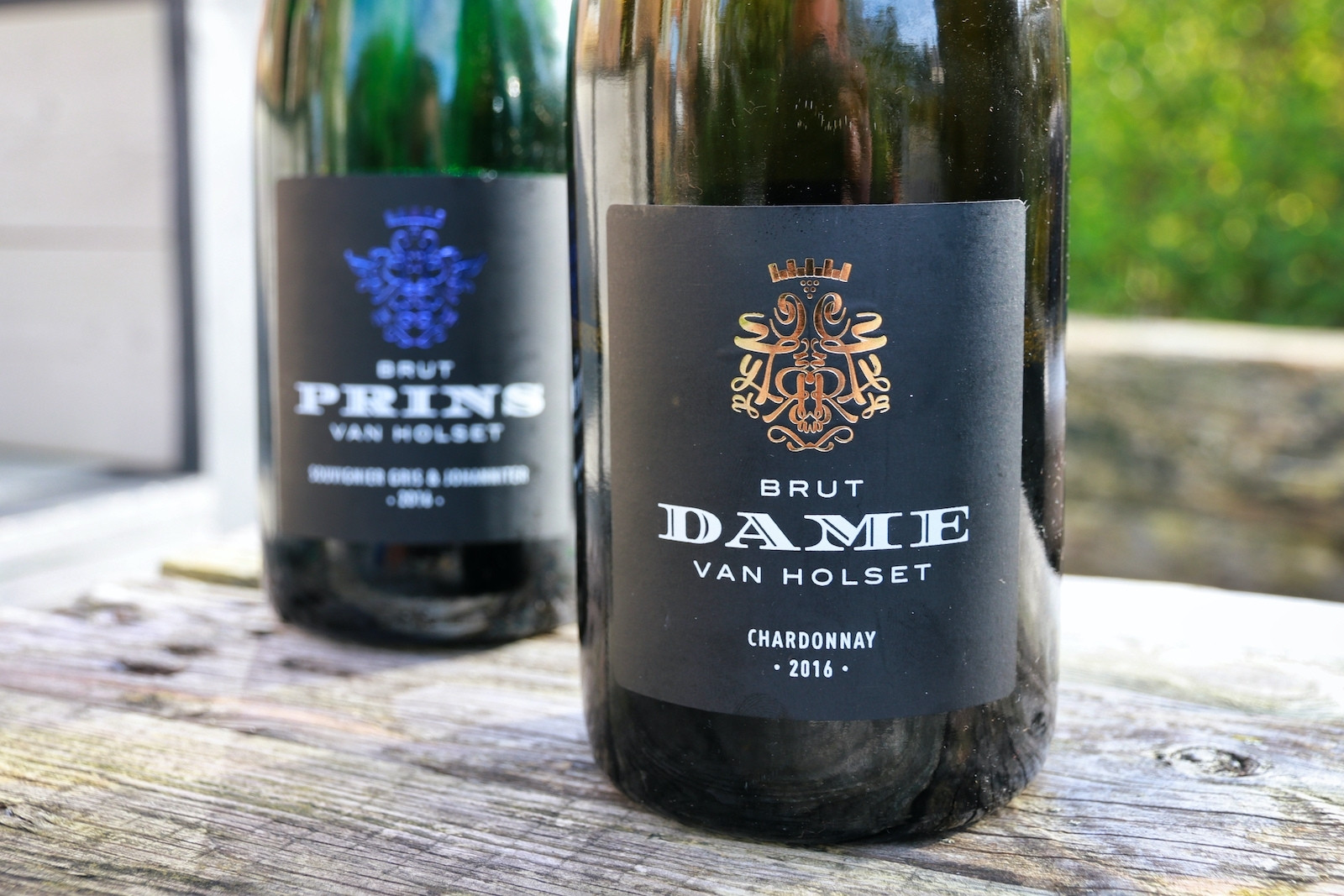 Domein Holset Dame and Prins, two Traditional Method sparkling wines of this Limburg winery