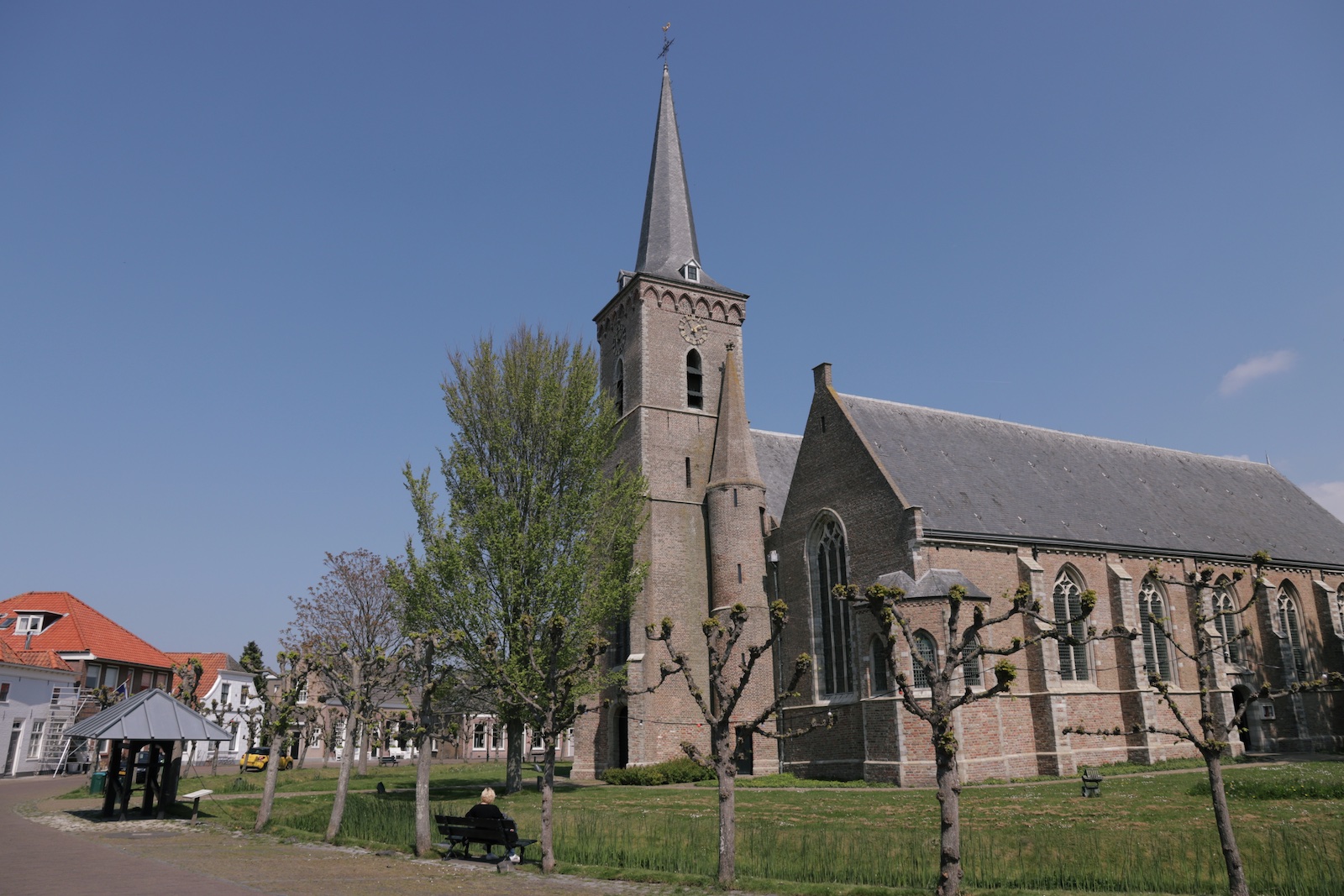 De kerk van het ringdorp Dreischor in Schouwen-Duiveland