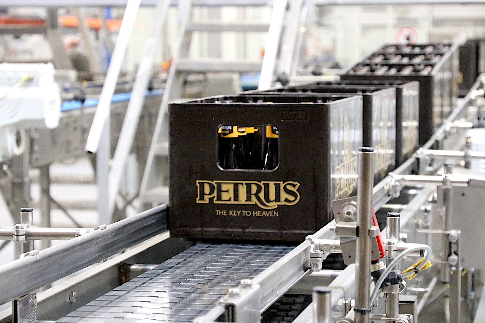 Brouwerij De Brabandere bottling Petrus Blond