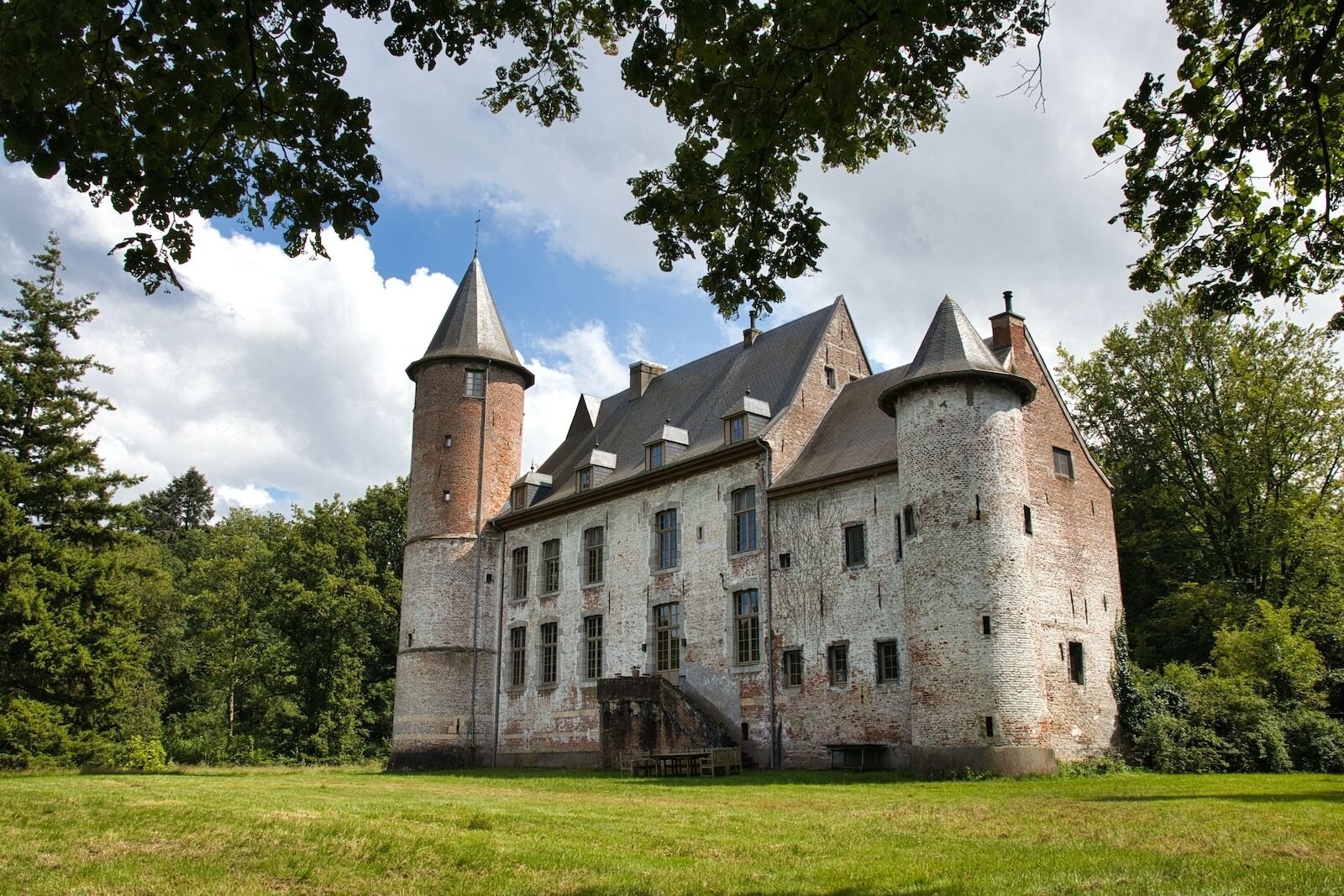 Ter Dolen Castle in Houthalen-Helchteren