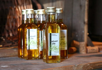 Walnut oil for sale in bottle shop Wijndomein Oude Waalstroom